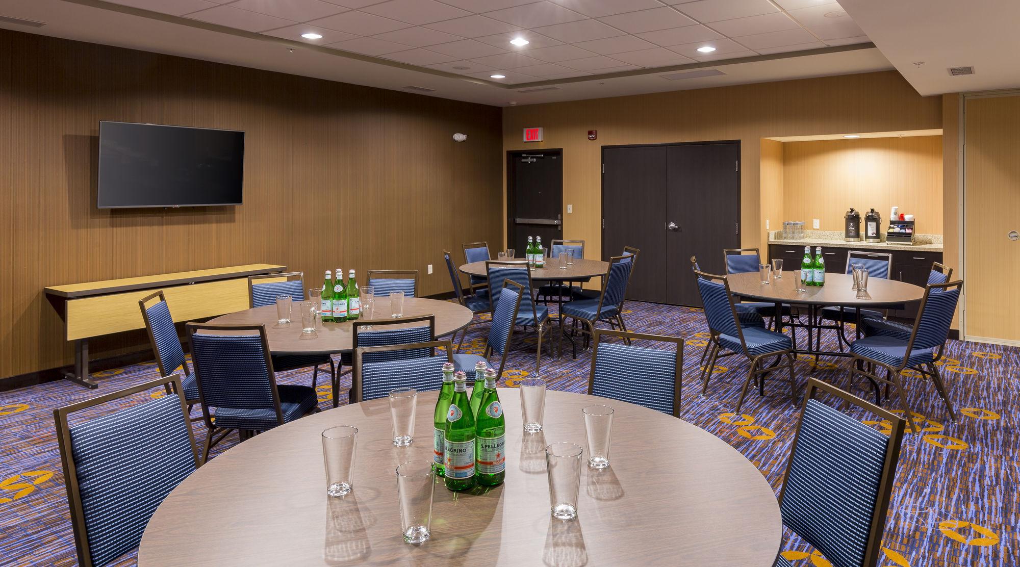 Courtyard By Marriott Bismarck North Ξενοδοχείο Εξωτερικό φωτογραφία