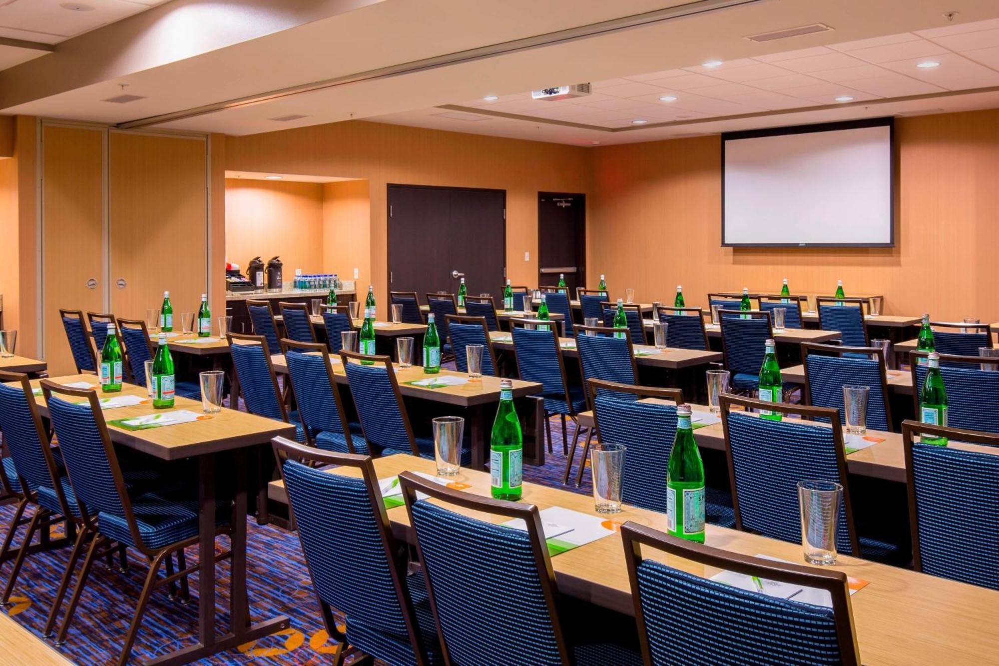 Courtyard By Marriott Bismarck North Ξενοδοχείο Εξωτερικό φωτογραφία