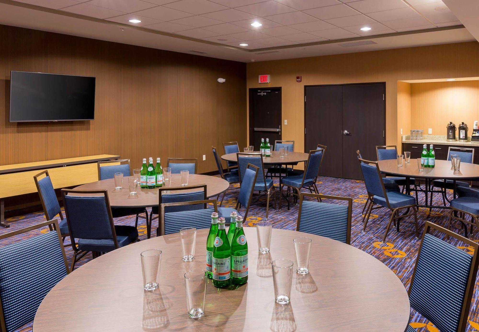 Courtyard By Marriott Bismarck North Ξενοδοχείο Εξωτερικό φωτογραφία